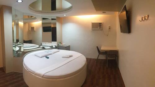 General Santos Hotel | King's Place Express Inn