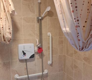 Kilkenny House | King Size Bed, Private Parking, Centrally Located