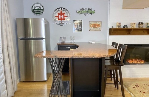 Black Mountain Apartment | King sized Guest Suite with Private Hot Tub, In Town location.