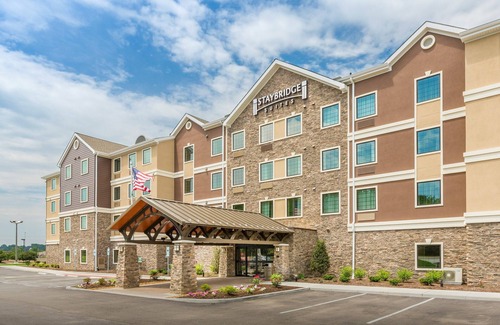 Canton Apartment | King Studio | Free Daily Breakfast, Shared Hot Tub + Pool