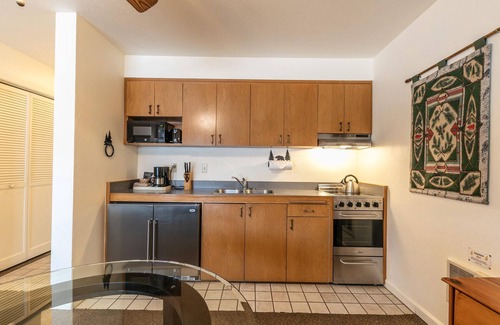 Truckee Condo | King Studio w/Lake View #145 at Donner Lake Village