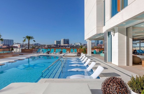Sobro Hotel | King Suite Downtown Nashville! w/Rooftop Pool & Pet Friendly