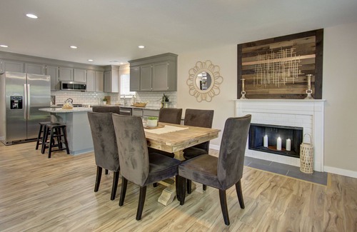 Vancouver House | King Suite family friendly house 15 mins to PDX
