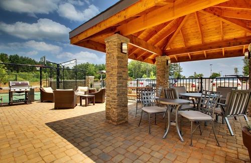 Rock Hill Condo | King Suite | Free Breakfast Buffet + Great for Business Travelers!