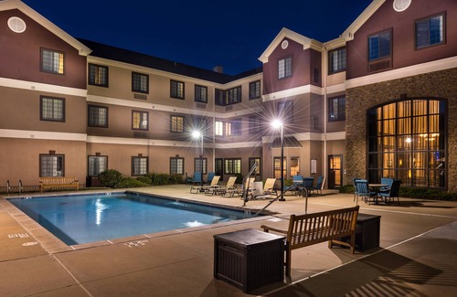 Weldon Spring Heights Condo | King Suite. Free Breakfast. Pool & Gym. Your Next Trip!