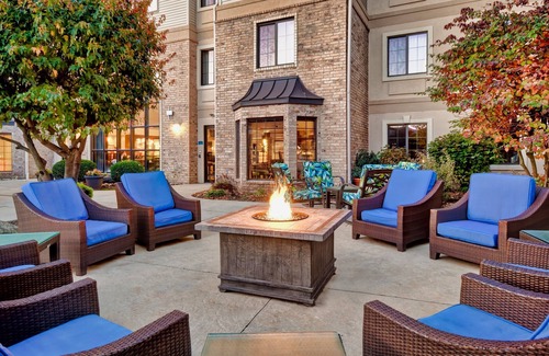 Madison Condo | King Suite. Free Breakfast. Pool. Near UW-Madison!