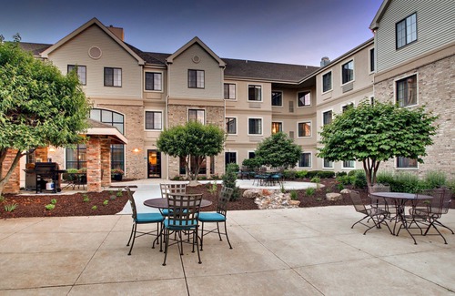 Madison Condo | King Suite. Free Breakfast. Pool. Near UW-Madison!