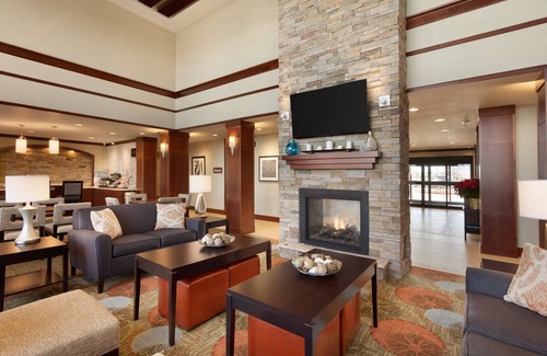 Midland Apartment | King Suite. Free Breakfast. Pool. Near the new Chevron and Oxy campuses!
