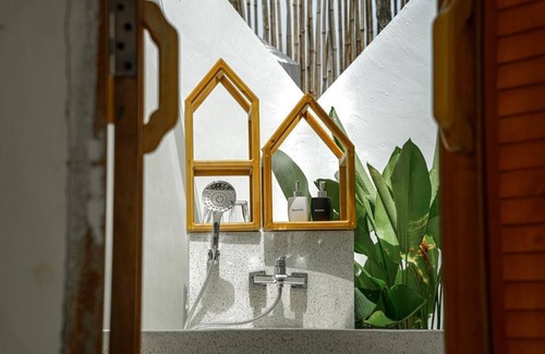 Kampot House | King Suite Garden View
