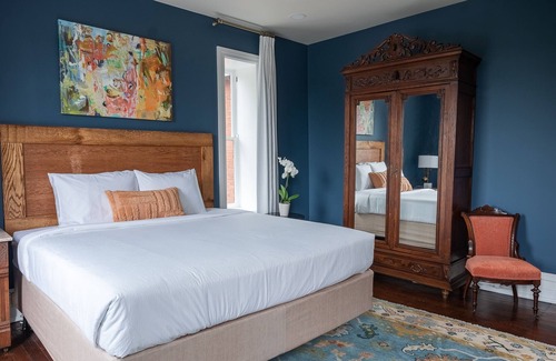 Winston - Salem Bed & Breakfast | King Suite in Boutique Inn