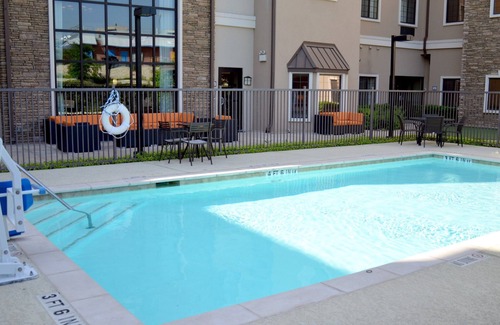 West San Antonio Condo | King Suite Near Sea World | FREE Breakfast Everyday + Pool Access!