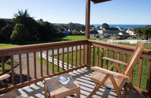 Mendocino Apartment | King Suite overlooking Mendocino Village and ocean