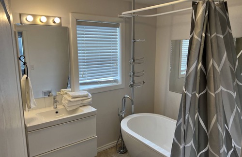 Three Hills House | King Suite with FireplacenUpper Floor Suite