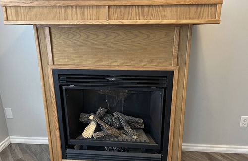 Three Hills House | King Suite with FireplacenUpper Floor Suite