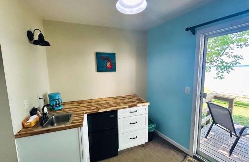 Lake City Hotel | King suite with Lake View