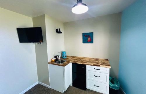 Lake City Hotel | King suite with Lake View