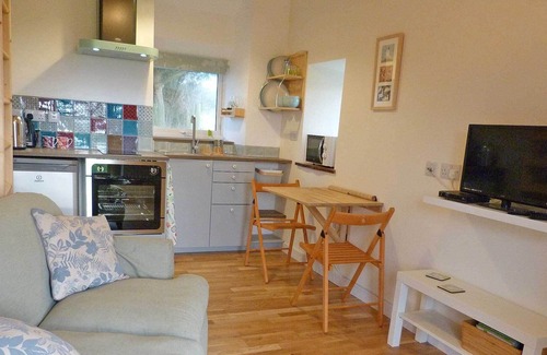 Kirkcudbright Apartment | Kinganton Bothy, private studio with sea views