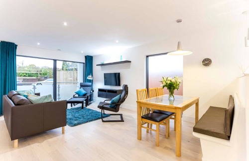 Cambridge House | Kingfisher Cambridge New 2 Bedroom Luxury House