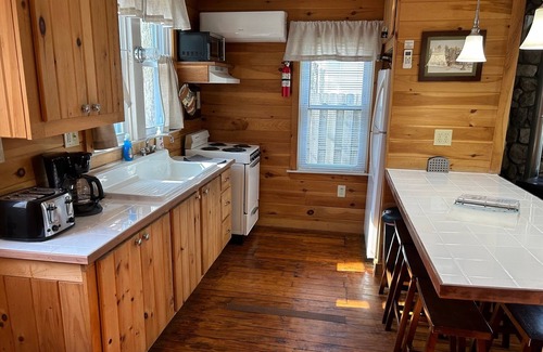 Moon Lake Cottages Cabin | Kingfisher Cottage