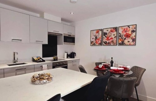 Reading Apartment | Kings Lodge By Nivaas nn