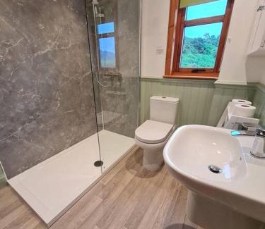 Lochgilphead House | Kings Reach - Dunadd Cottage