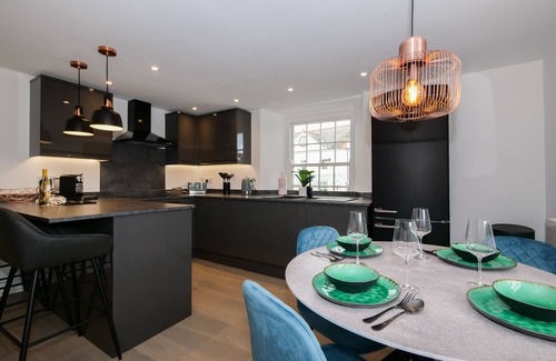 Kingsbridge Apartment | Kingsbridge Penthouse is a beautifully refurbished apartment.