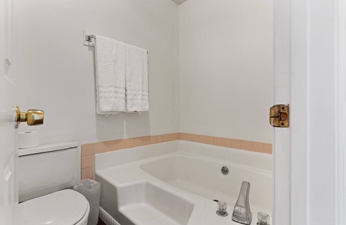 Kingsland House | Kingsland Cove - 2 bed 2 bath Ensuite with High Speed Internet
