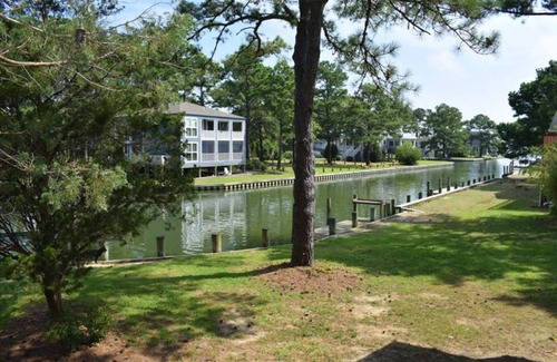 Deep Hole House | Kingslanding-Canal Front with Boat Dock!