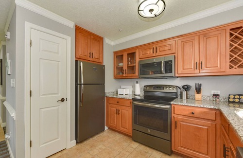 Kingsmill Condo | Kingsmill Luxury - Sleeps 6 - Virginia's only AAA Four Diamond Condo Golf Resort