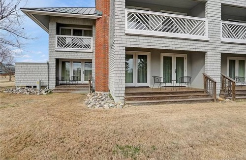 Kingsmill Condo | Kingsmill water-view studio, minutes to Busch Gardens & Colonial Williamsburg!