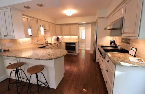 Birchwood Farms House | Kingswood Hillside Home: Upscale and private home in Birchwood Farms Golf & Country Club