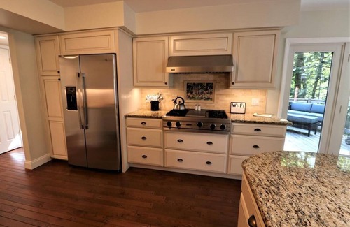 Birchwood Farms House | Kingswood Hillside Home: Upscale and private home in Birchwood Farms Golf & Country Club