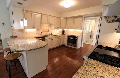 Birchwood Farms House | Kingswood Hillside Home: Upscale and private home in Birchwood Farms Golf & Country Club