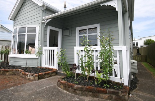 New Plymouth House | Kingwell Cottage - New Plymouth Holiday Home