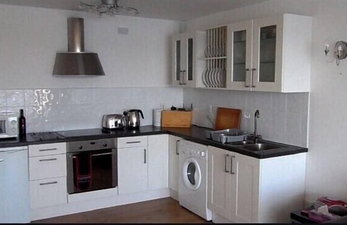 Kinsale Apartment | Kinsale, 2 Bed holiday apartment, stunning harbour views and private parking