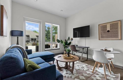 Totem Lake Apartment | Kirkland 1br w wd nr groceries shopping SEA-685