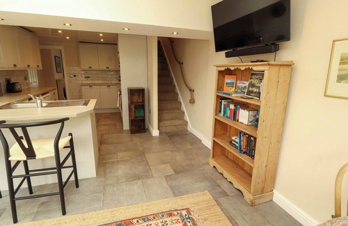 Winder Cottage | KIRKLAND HOWE COTTAGE, pet friendly, with hot tub in Arlecdon