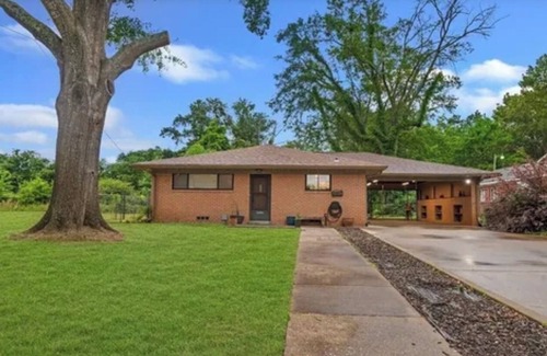 Kilgore House | Kirk’s Kilgore Kottage - 3 bedrooms, 2 bath House