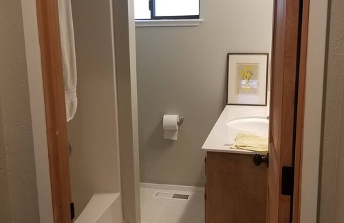 Kirkwood Apartment | Kirkwood 3Br/1 Bath On Meadow