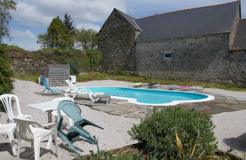Cleguerec House | Kirnanogh - Charming Bed & Breakfast with swimming pool near Lac de Guerlédan