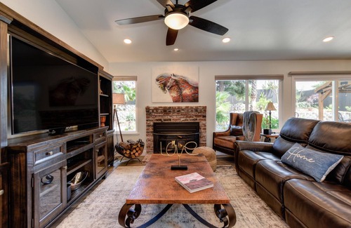 Roseville House | Kissing Turtle Lagoon🐢🌴 Pool, spa, fire pit, grill, games! Great location!
