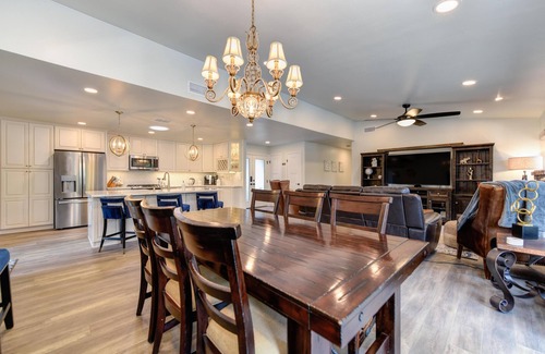 Roseville House | Kissing Turtle Lagoon🐢🌴 Pool, spa, fire pit, grill, games! Great location!