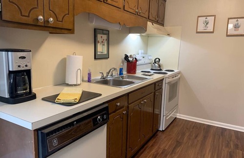 High Point Condo | Kit and Caboodle - Pleasing Condo for guests