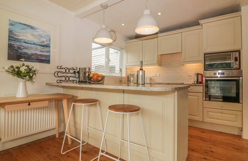 Noss Mayo Cottage | KITTIWAKE, family friendly, character holiday cottage in Noss Mayo