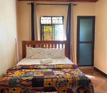 Moshi Bed & Breakfast | Kivuli Inn