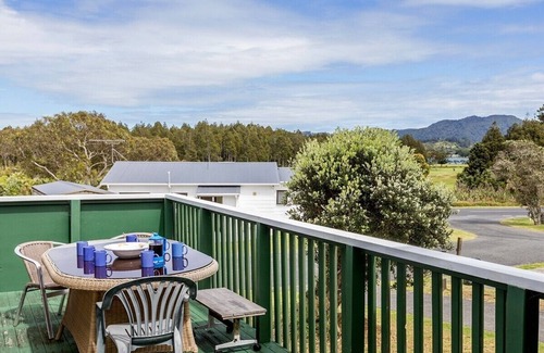 Omaha Cottage | Kiwi Bach at Omaha - Omaha Holiday Home