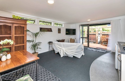Kerikeri House | Kiwi Bali - Kerikeri Holiday Home