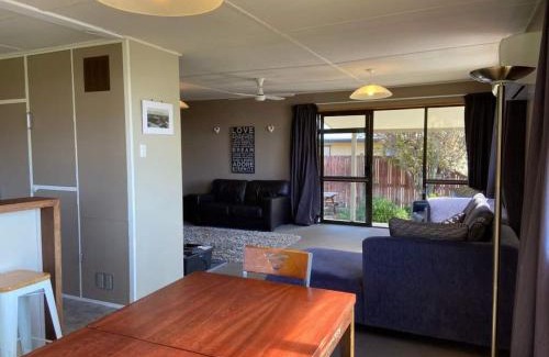 Lowburn House | Kiwi Holidays in Cromwell
