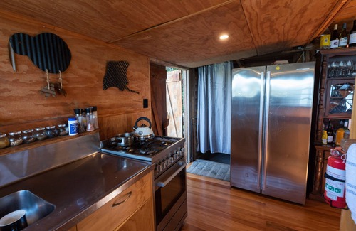 Totara North House | 'KIWI LODGE' - a beautiful, secluded rustic cabin