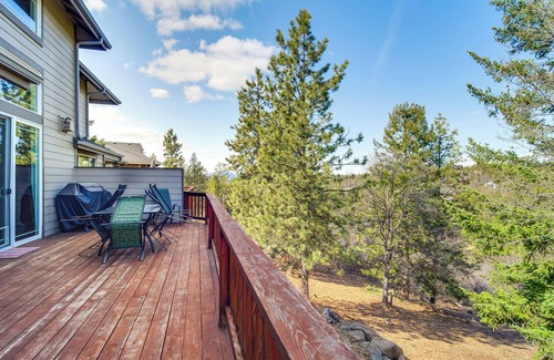 Klamath Falls House | Klamath Falls Getaway w/Pool & Hot Tub Access!